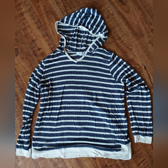 Thin sweater - Picture 1 of 1